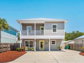7bd/6BA | Pvt Salt Pool | 1.5 Block to Beach