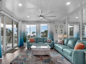 GULF FRONT 2BR 2BA Sleeps 6-8 Condo