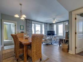 2 BR/2 BA With 6 Seater Golf Cart, Village o