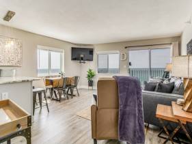 STUNNING 1BR 1BA CONDO SLEEPS 4 Oceanfront