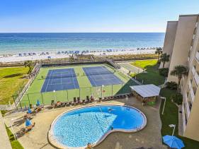 Holiday Surf & Racquet 614
