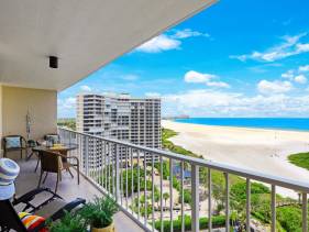 Condo on beach with pool, gym and tennis courts