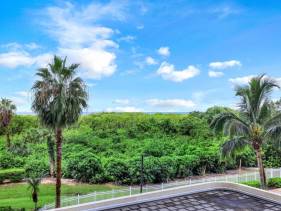 Third floor beachfront condo with pool, gym and tennis