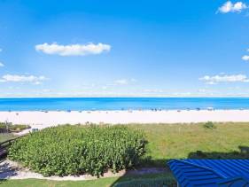 Luxurious beachfront condo with glorious ocean views