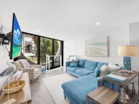 Cabana-style condo in Anglers Cove with pools and spas