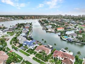 Direct boating access waterfront home with pool/spa 