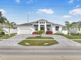 2022 built home with pool/spa and walk to Mackle Park