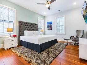 Spacious Condo Ideal for Family Gatherings