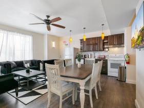 Sleek 4BR Urban Getaway in Proximity to FQ