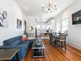 Spacious Condo w/ Pool & Courtyard Near French Quarter