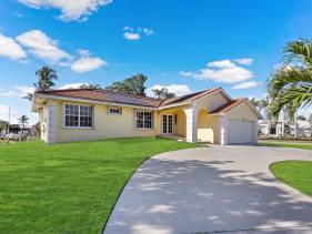 Pet-friendly waterfront with pool and steps to beach