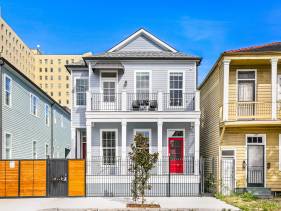 Pristine Brand New Construction w Balcony | Near French