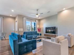 Modern 4BR Townhouse in Bienville Villas