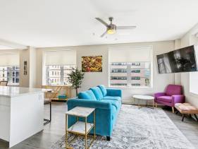 Original Condo Walking Distance to Must-See Attractions
