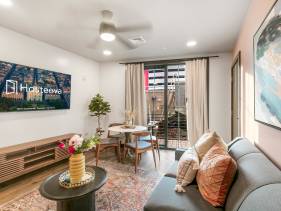 Jazz Symphony: 4BR Urban Retreat Condo