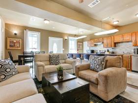 St. Charles Ave Condo – Minutes to FQ