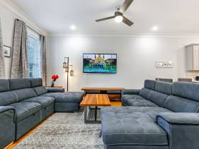 Stunning Modern and Fully-Upgraded 5 BR w Pool