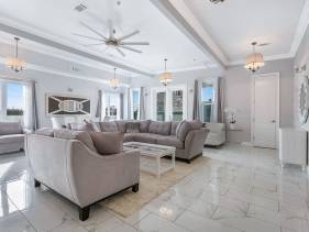 Brand New 5BR Lively Penthouse in NOLA