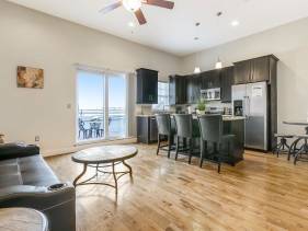 Beautiful Penthouse steps from French Quarter