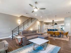 4BR Modern Townhouse in Mid City