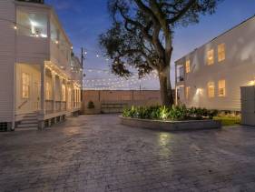 Charming 2BR on Carondelet by Hosteeva LLC