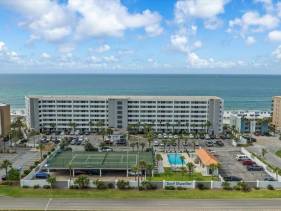 412 Surf Dweller by Alicia Hollis Realtor Rentals - Ope
