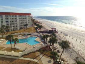 El Matador 469 by Alicia Hollis Rentals