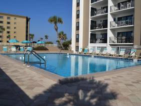 Emerald Isle 105 by Alicia Hollis Rentals