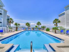 Hermitage By The Bay 305