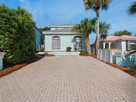Ocean Breeze Cottage