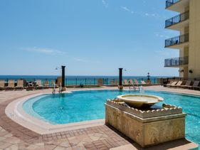 Across From The Beach! Near Pier Park & Dining! Sleeps