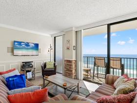 Beach Haven! 2BR 2BA Sleeps 6! Coastal paradise awaits!