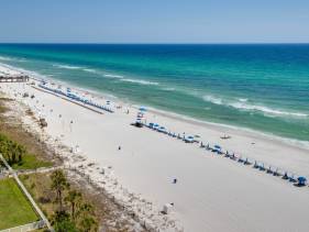 Gulf Front Living Room AND Master Suite! SLEEPS 8!