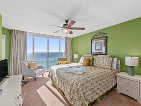 Gulf Front Living Room And Master Suite! Sleeps 8!