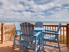 Beautiful Townhome Right On The Gulf - Get Ready To Rel