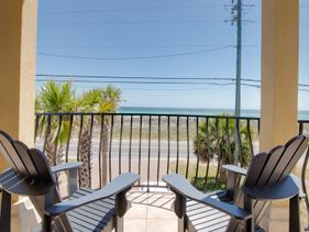 Walk To The Beach! 3 Story Home! 2 Balconies With Gulf