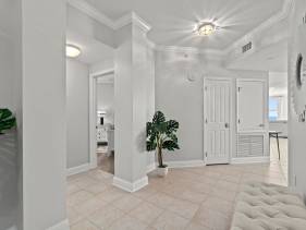 Luxury Beachfront Condo w/ 2 Balconies! Sleeps 8! Walk 