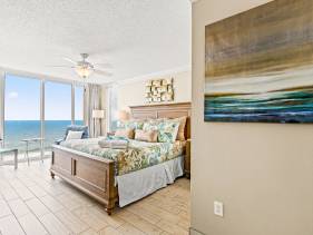 Sunset Hideaway! 3BR 3BA Sleeps 10! Beachfront! Seasona