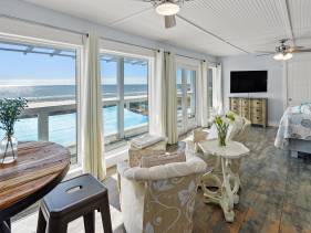 Luxury Gulf Front Property! Directly on the Beach! Slee