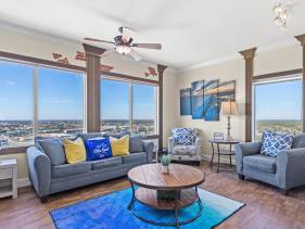 End Unit - Directly On The Gulf! Sleeps 6! Italian Luxu