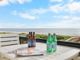 Stylish beachfront condo with spa/pool and ocean views
