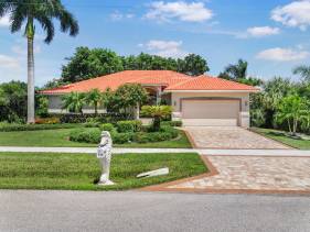 Home with heated pool and steps to beach/food/fun