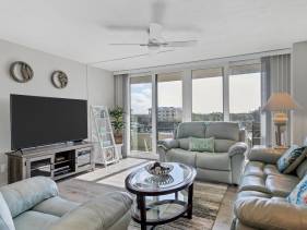 6415 midnight pass road unit 605