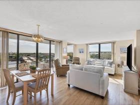 6415 midnight pass road unit 709