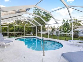 Tranquil Pool Home Near Siesta Key