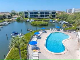 Lagoon-View Resort Unit in Siesta Key