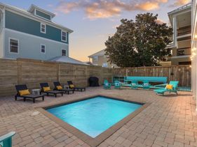 Three Master Bedrooms! Easy Beach Access! Gulf Views