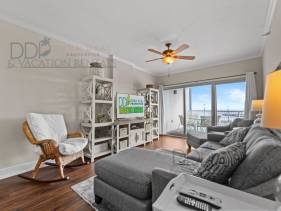 Seabreeze Beautiful 3rd Floor Condo