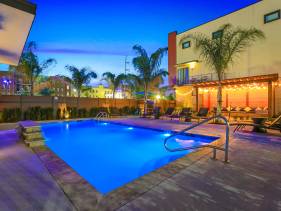 Spacious 4BR Home w/ Pool & Parking !!!