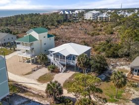 Pet Friendly Beach House - Hooked on the Cape